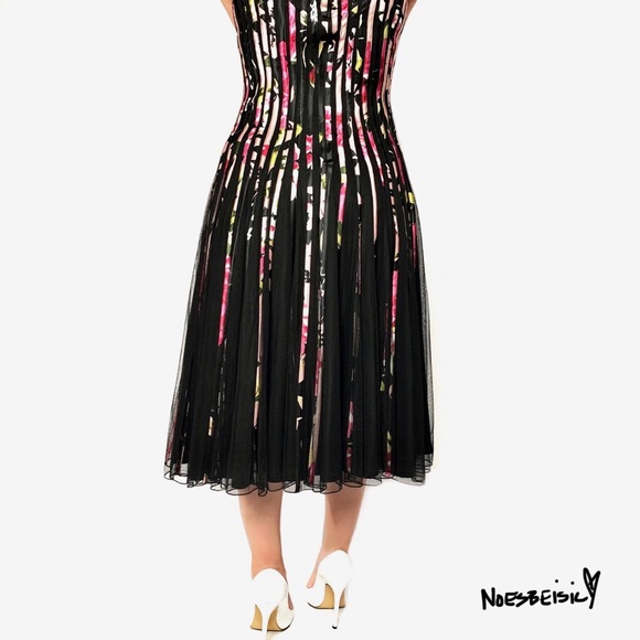 JS Collection Floral Pleated Dress - Picture 5 of 8